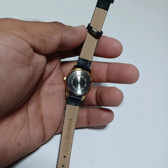 Ladies Quartz Watch Central Section CiF Dial Gold Tone Working New Battery may s - Picture 5 of 6